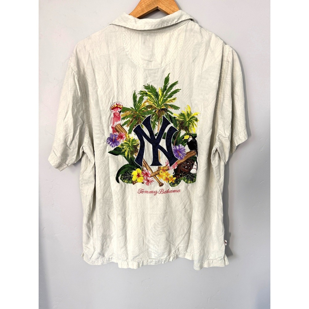 Tommy Bahama New York Yankees MLB Silk Camp Shirt Mens XL Off White Embroidered